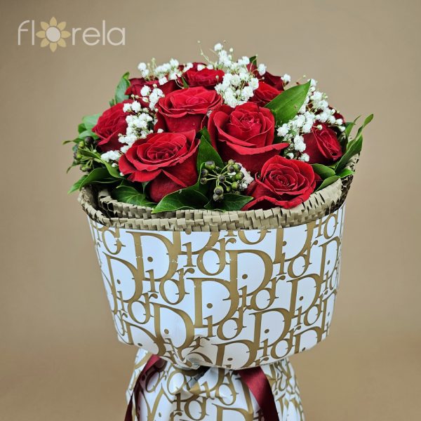 Dior's red roses bouquet - Image 2